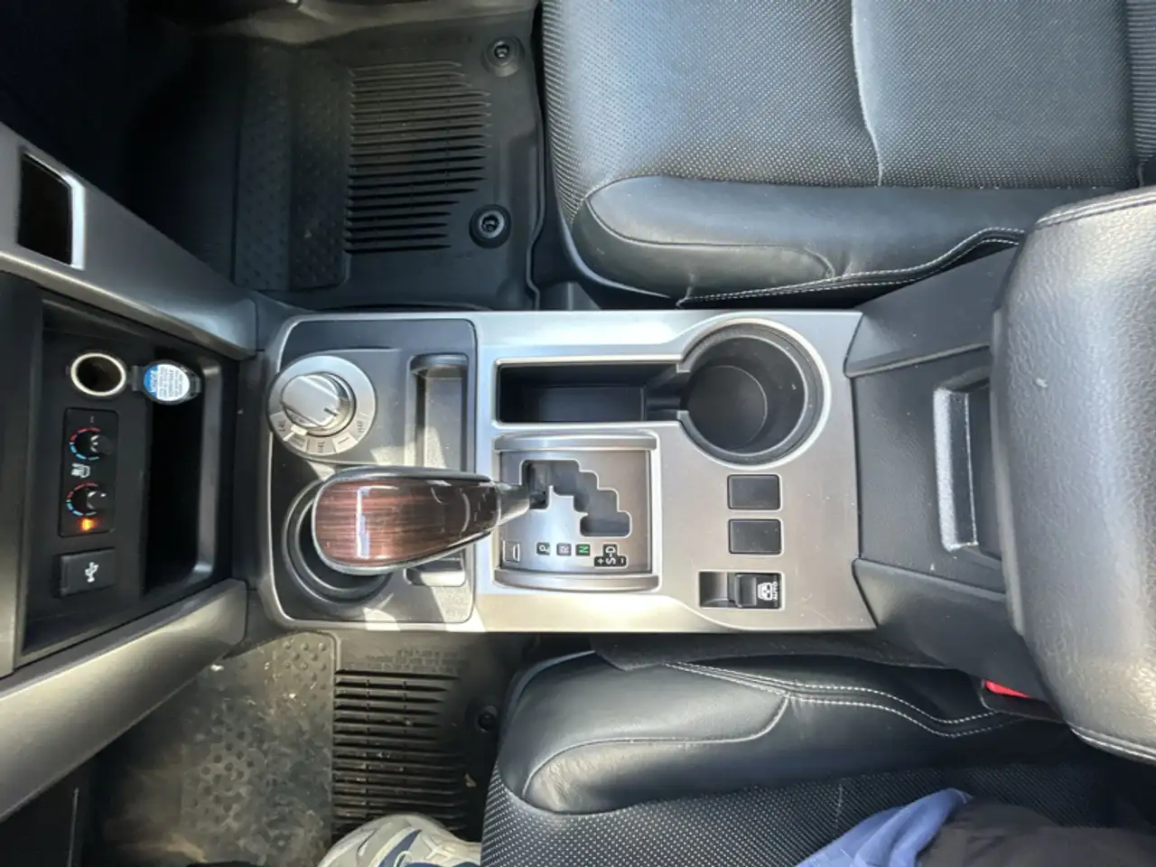Toyota 4-Runner снимка Toyota 4-Runner