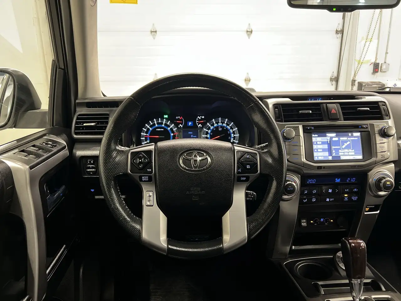 Toyota 4-Runner снимка Toyota 4-Runner