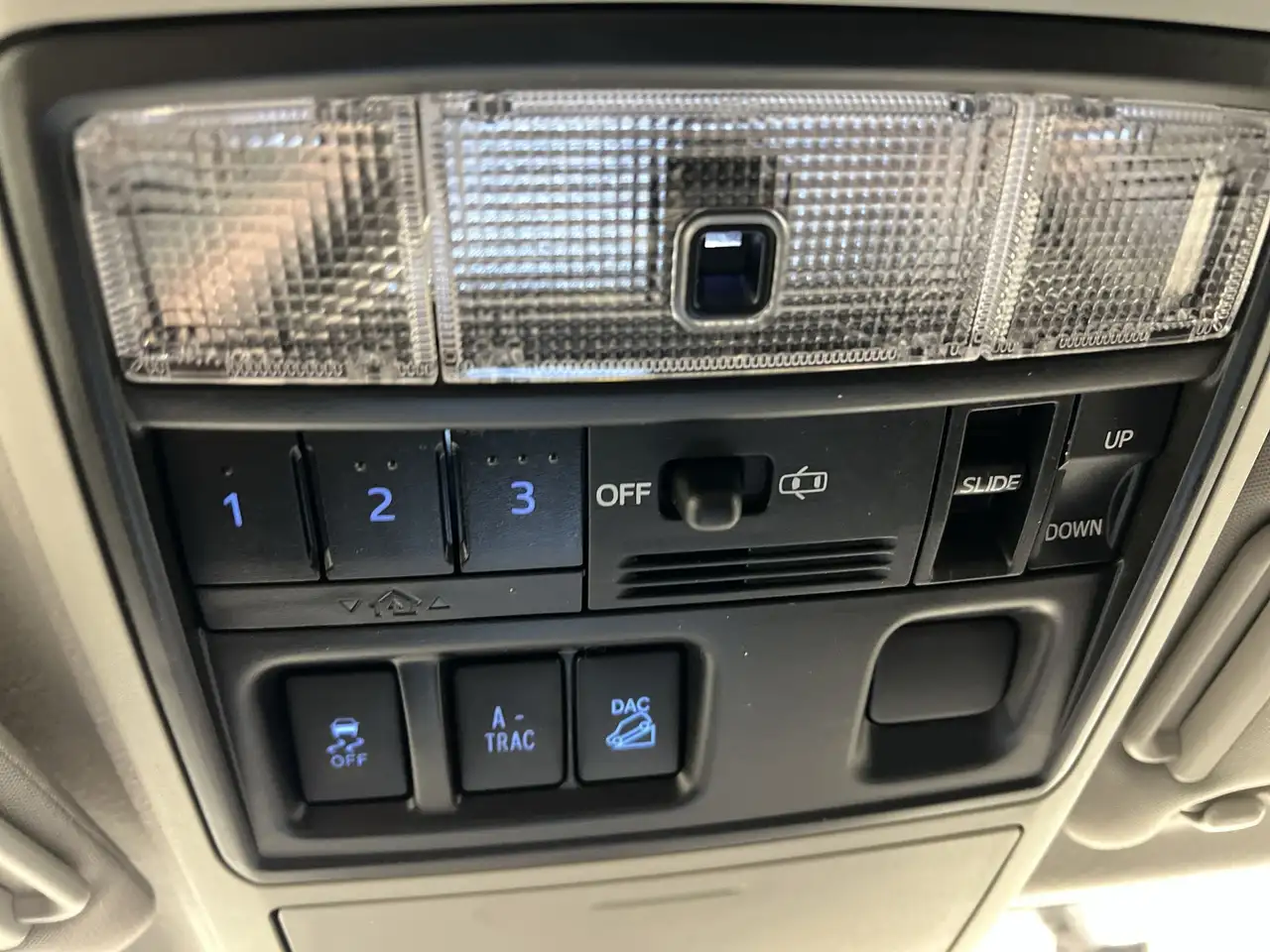 Toyota 4-Runner снимка Toyota 4-Runner