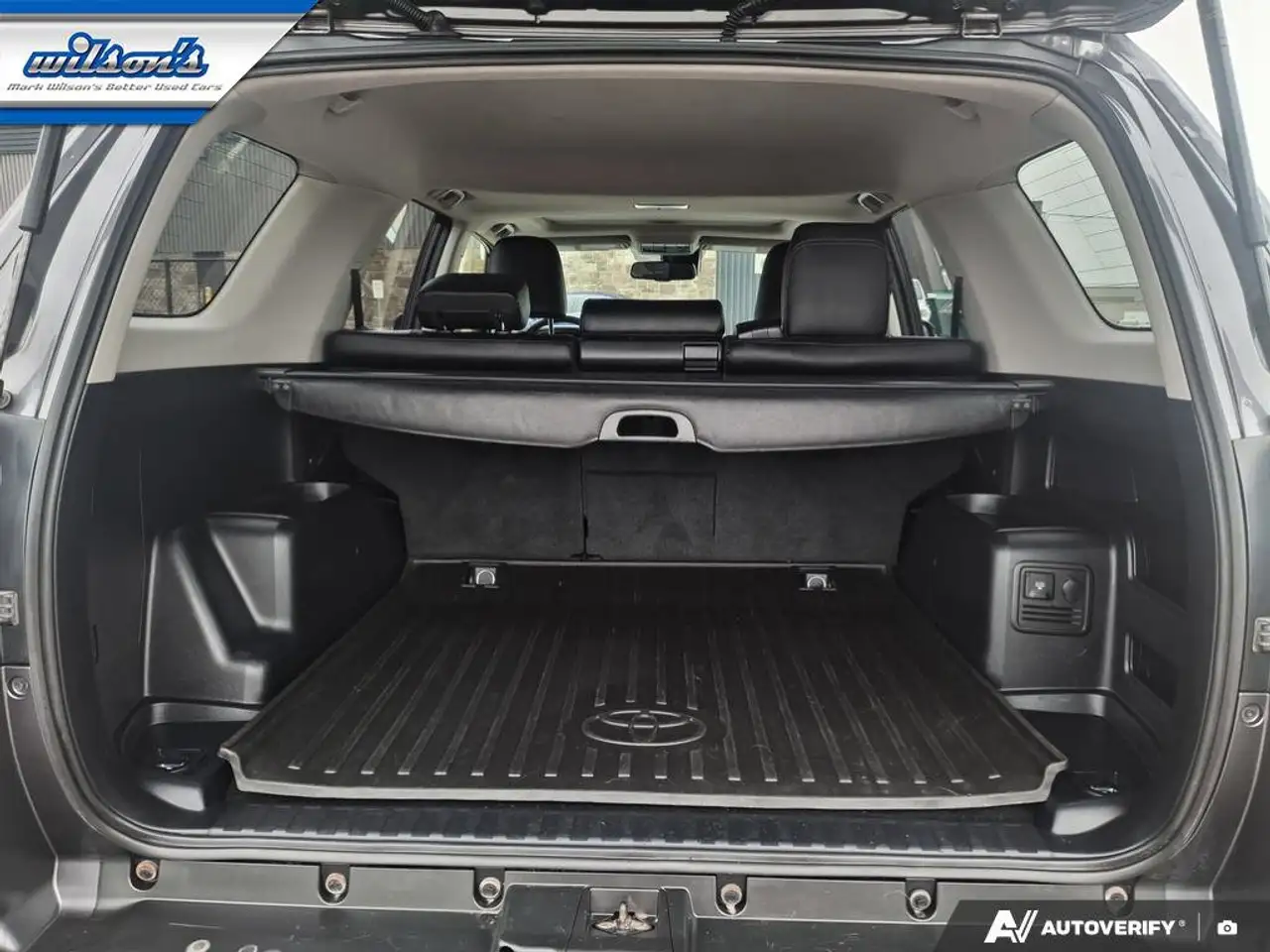 Toyota 4-Runner снимка Toyota 4-Runner