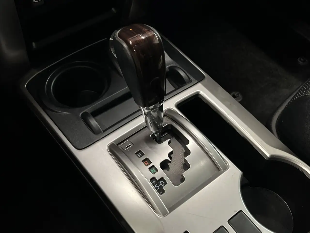 Toyota 4-Runner снимка Toyota 4-Runner