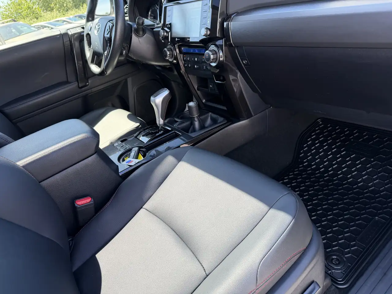Toyota 4-Runner снимка Toyota 4-Runner