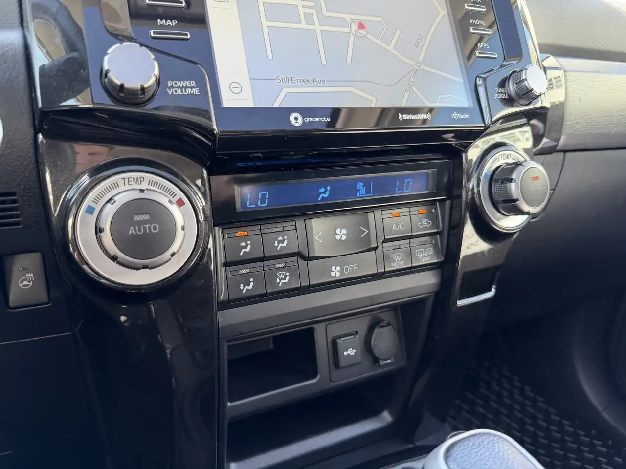 Toyota 4-Runner снимка Toyota 4-Runner