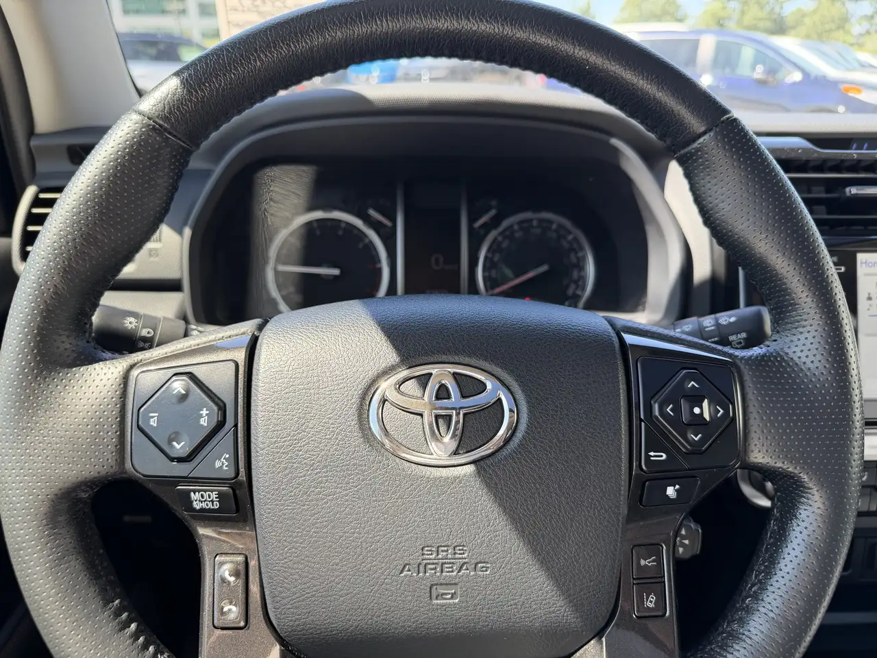 Toyota 4-Runner снимка Toyota 4-Runner