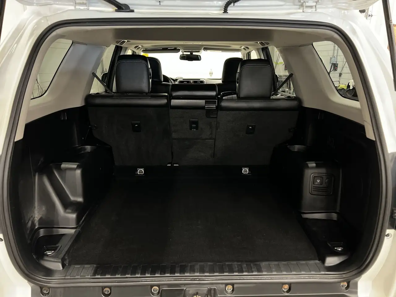 Toyota 4-Runner снимка Toyota 4-Runner