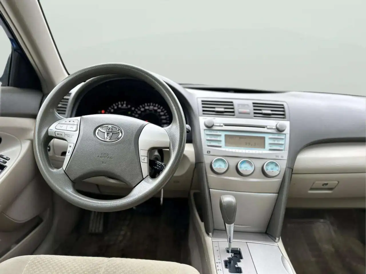 Toyota Camry снимка Toyota Camry