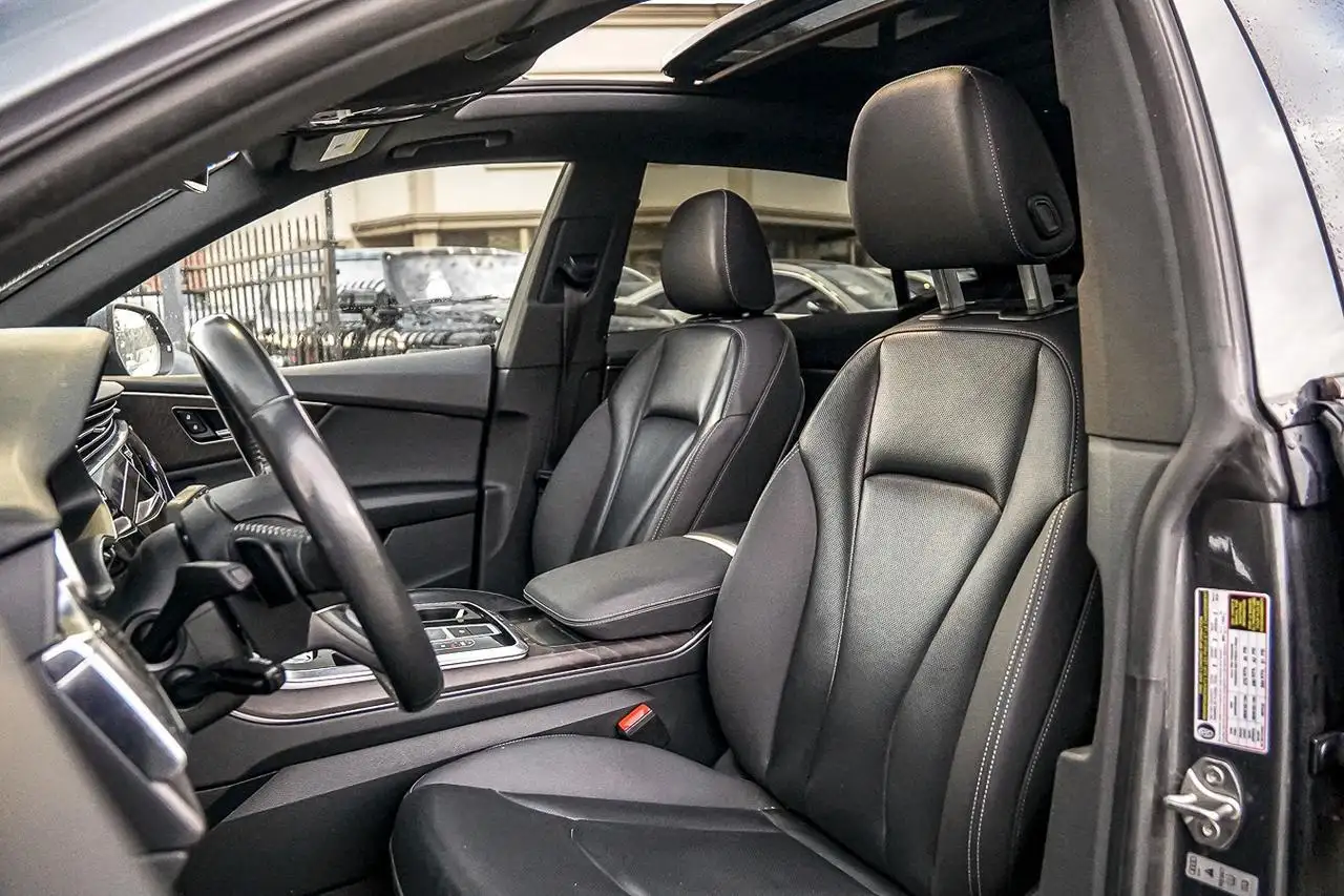 Audi Q8 fotografie Audi Q8