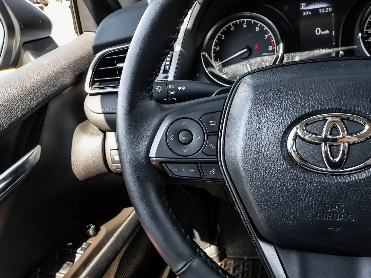 Toyota Camry снимка Toyota Camry