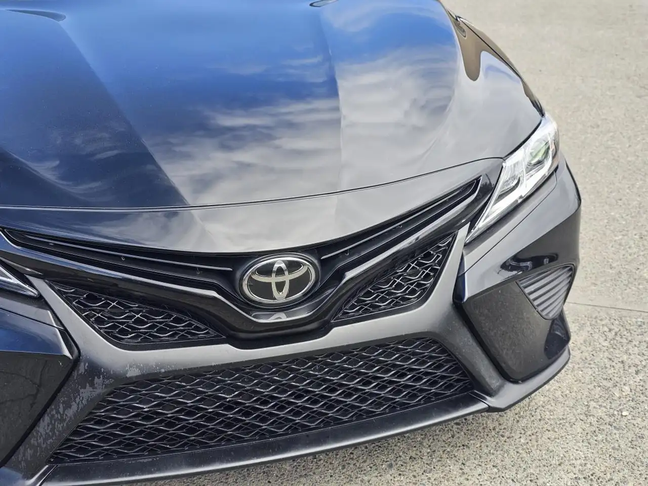 Toyota Camry снимка Toyota Camry