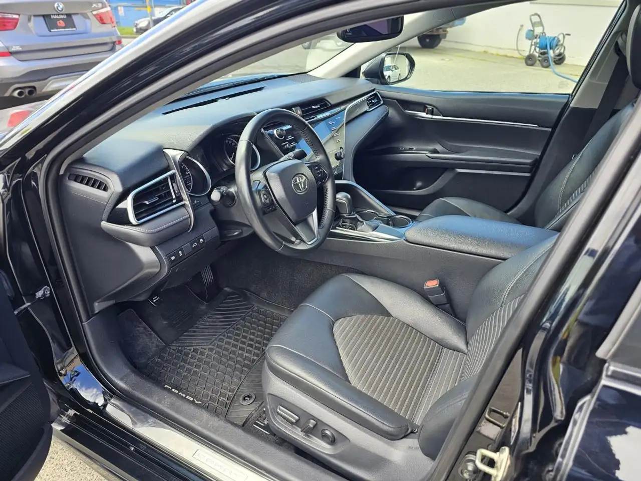 Toyota Camry снимка Toyota Camry