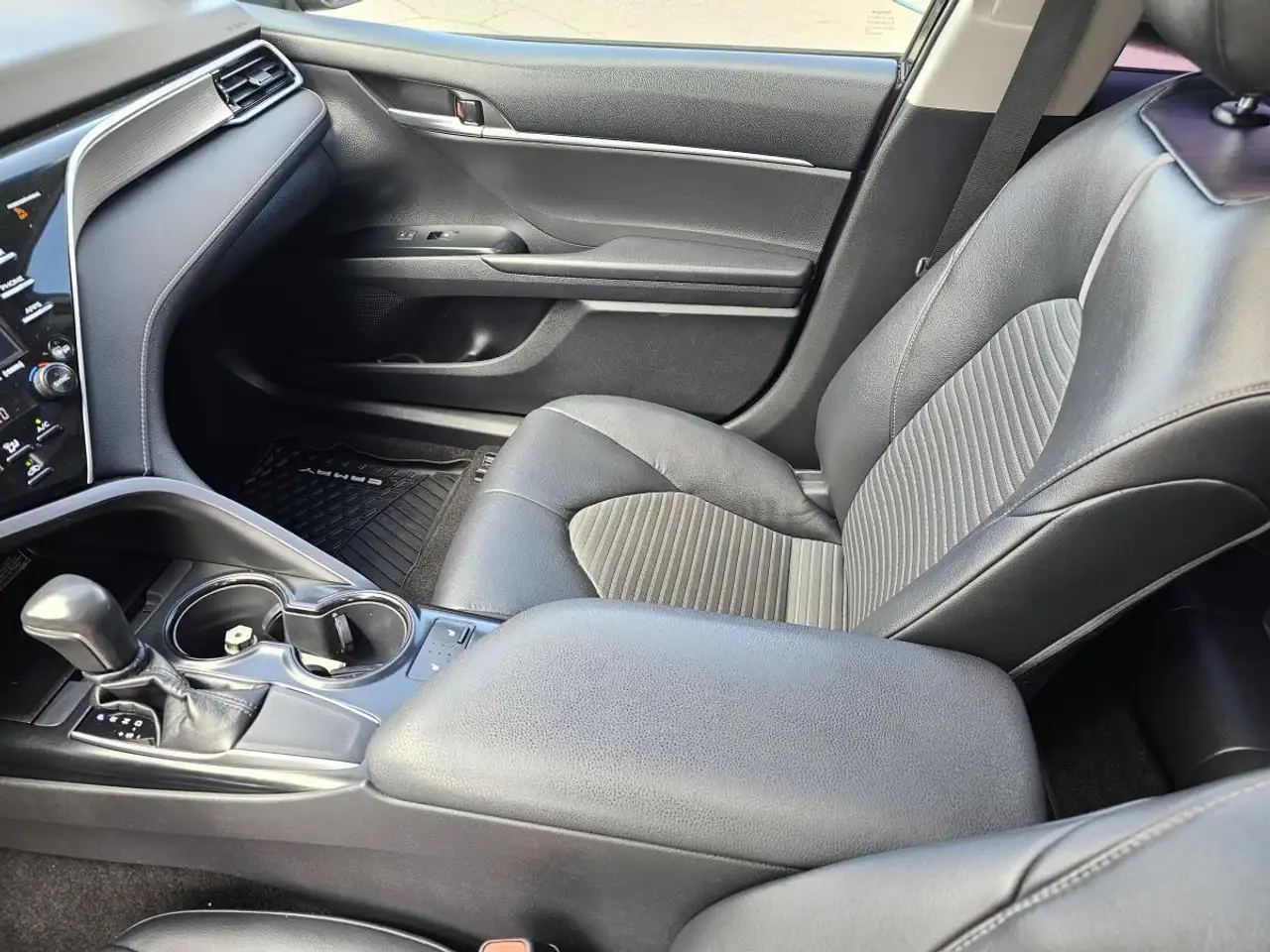 Toyota Camry снимка Toyota Camry