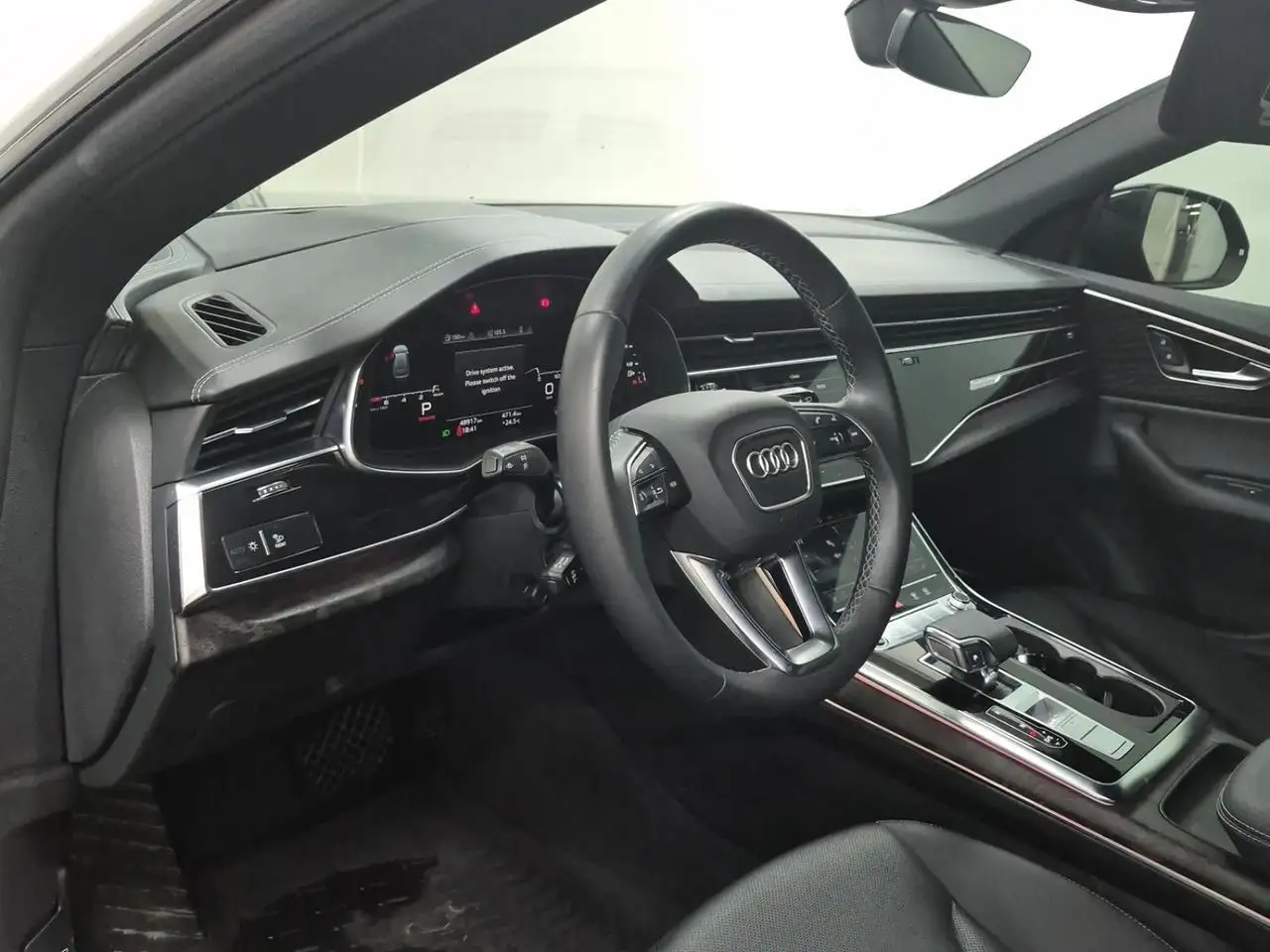 Audi Q8 снимка Audi Q8