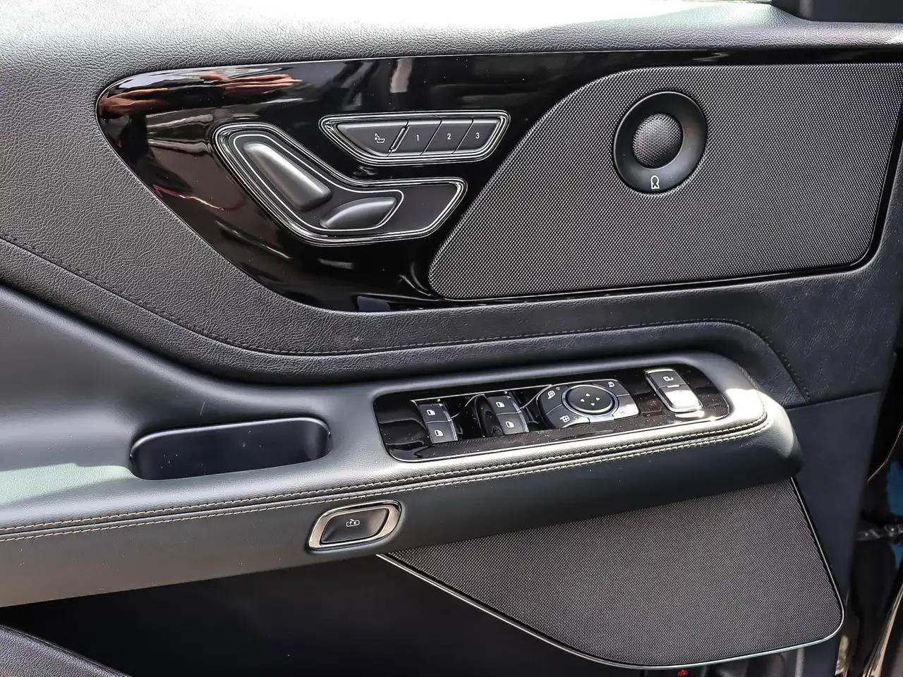 Lincoln Aviator photo Lincoln Aviator