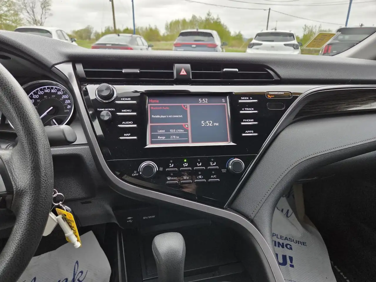 Toyota Camry снимка Toyota Camry