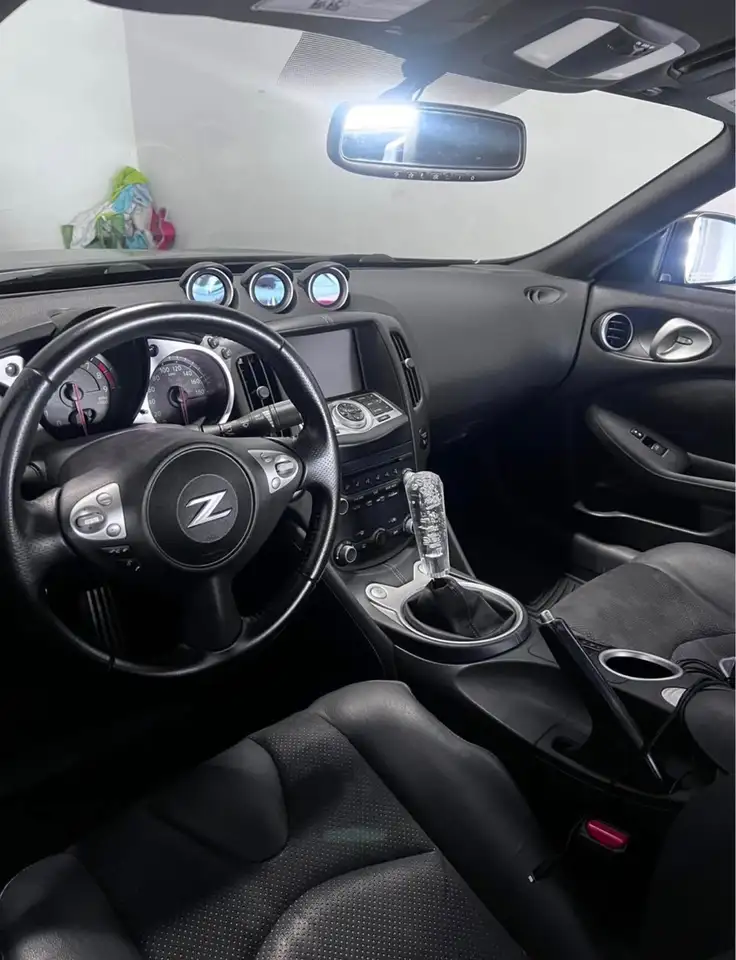 Nissan 370Z снимка Nissan 370Z