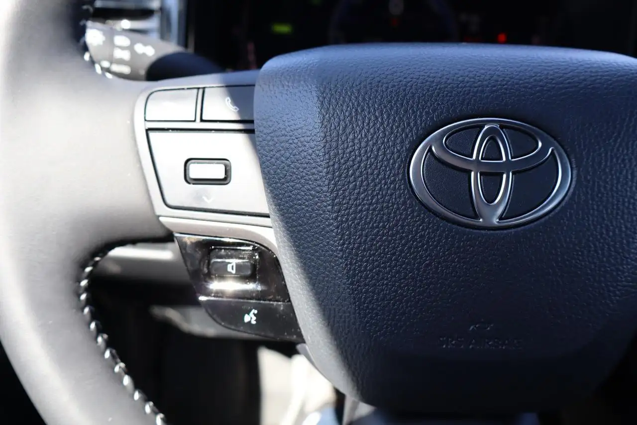 Toyota Camry снимка Toyota Camry
