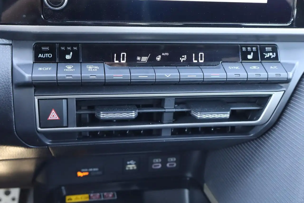 Toyota Camry снимка Toyota Camry