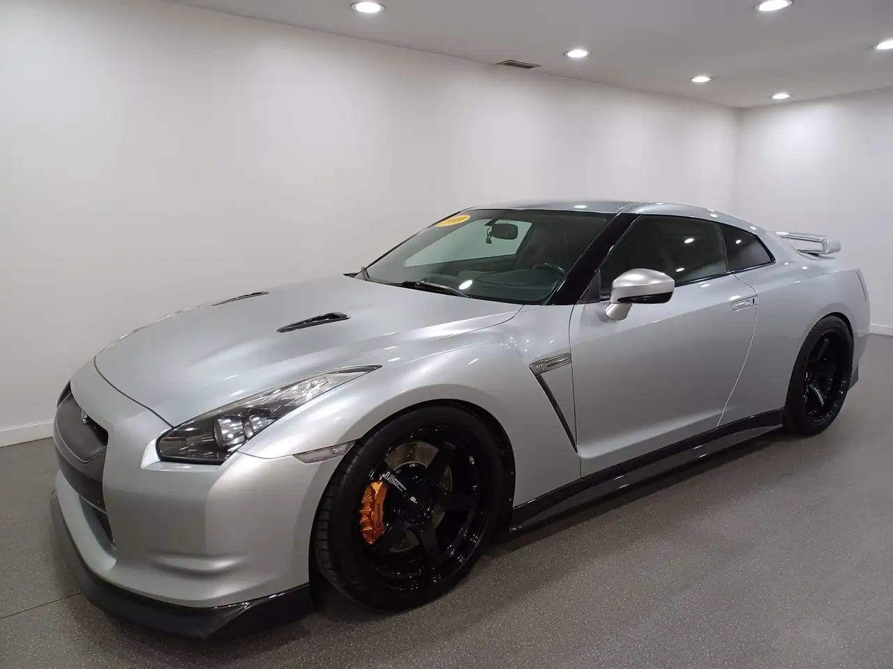 Nissan GT-R снимка Nissan GT-R