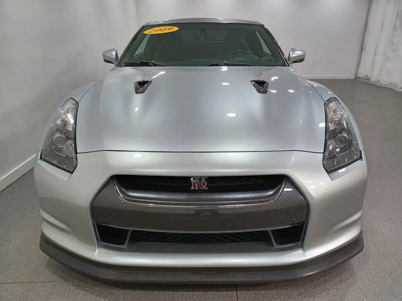 Nissan GT-R снимка Nissan GT-R