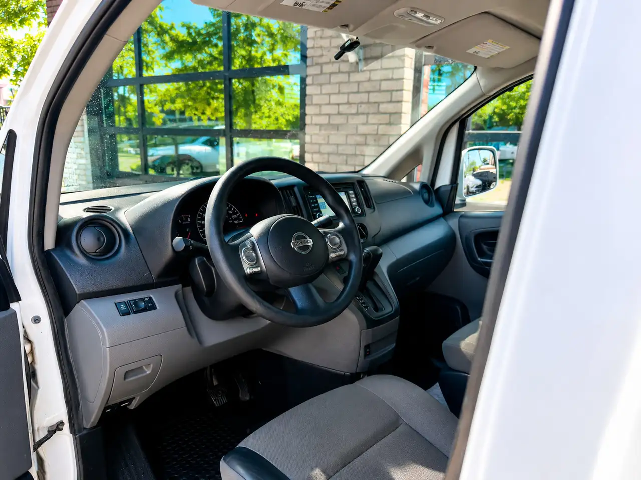 Nissan NV200 снимка Nissan NV200