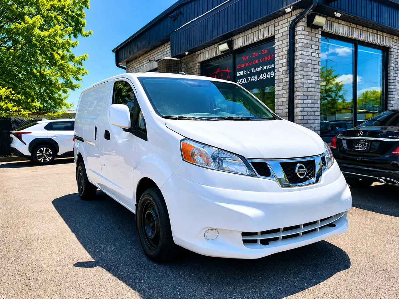 Nissan NV200 снимка Nissan NV200
