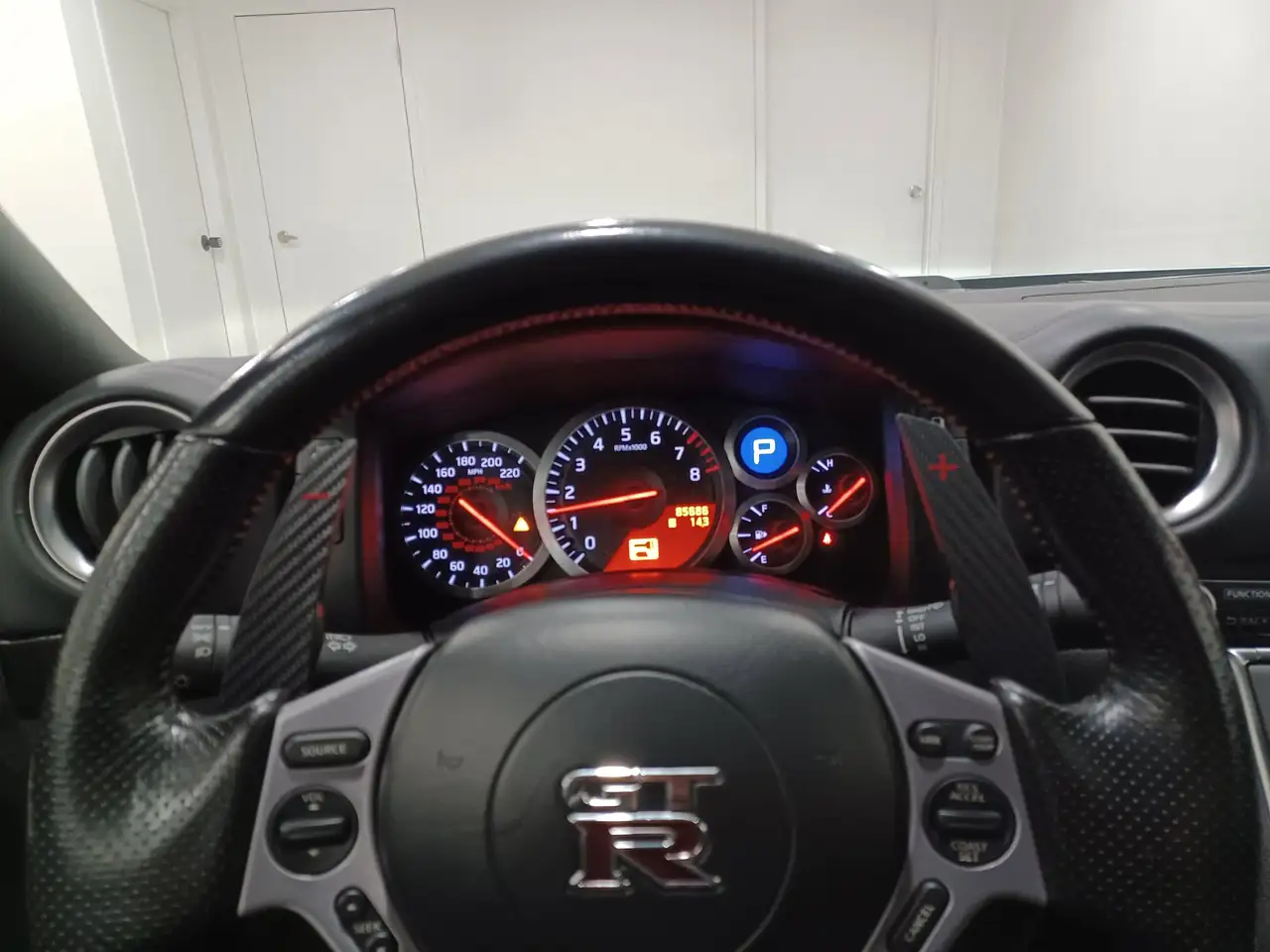 Nissan GT-R снимка Nissan GT-R