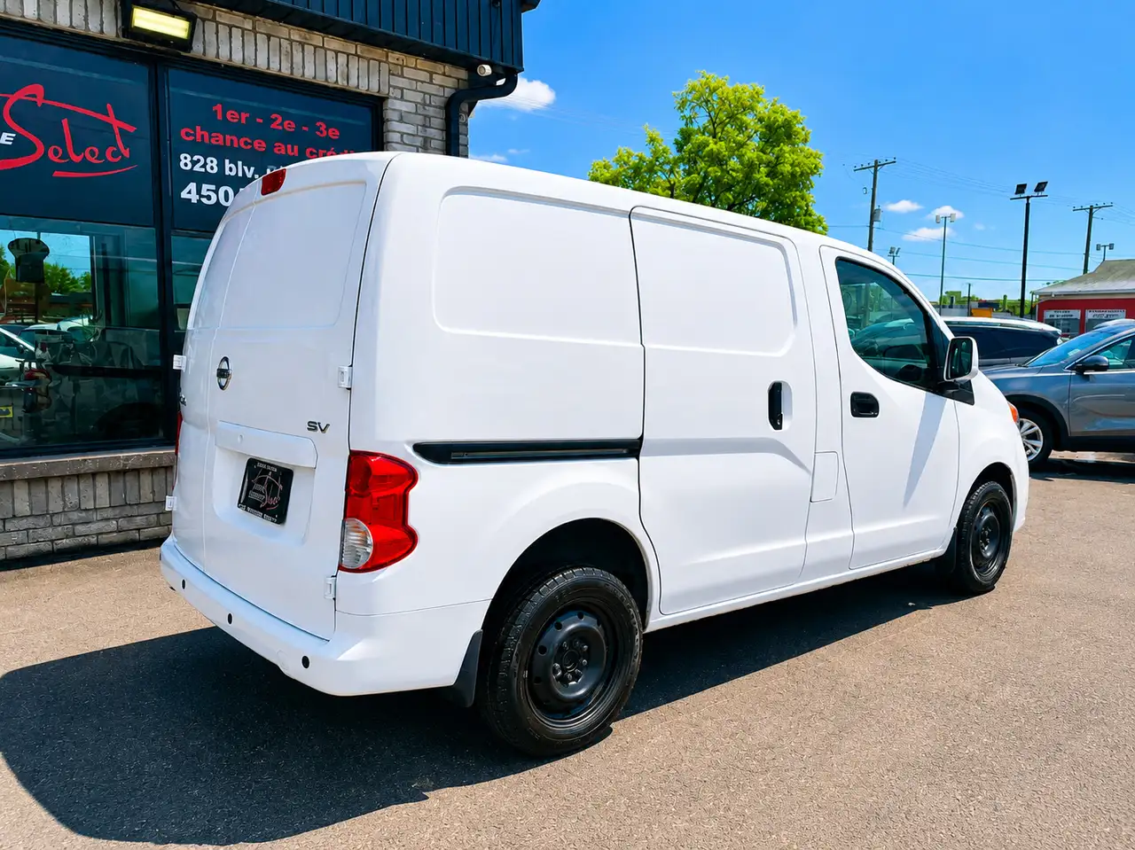 Nissan NV200 снимка Nissan NV200