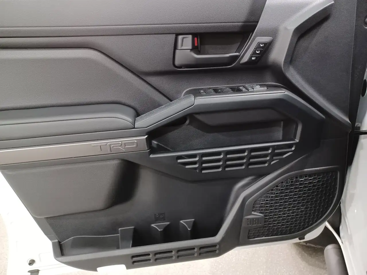 Toyota 4-Runner снимка Toyota 4-Runner