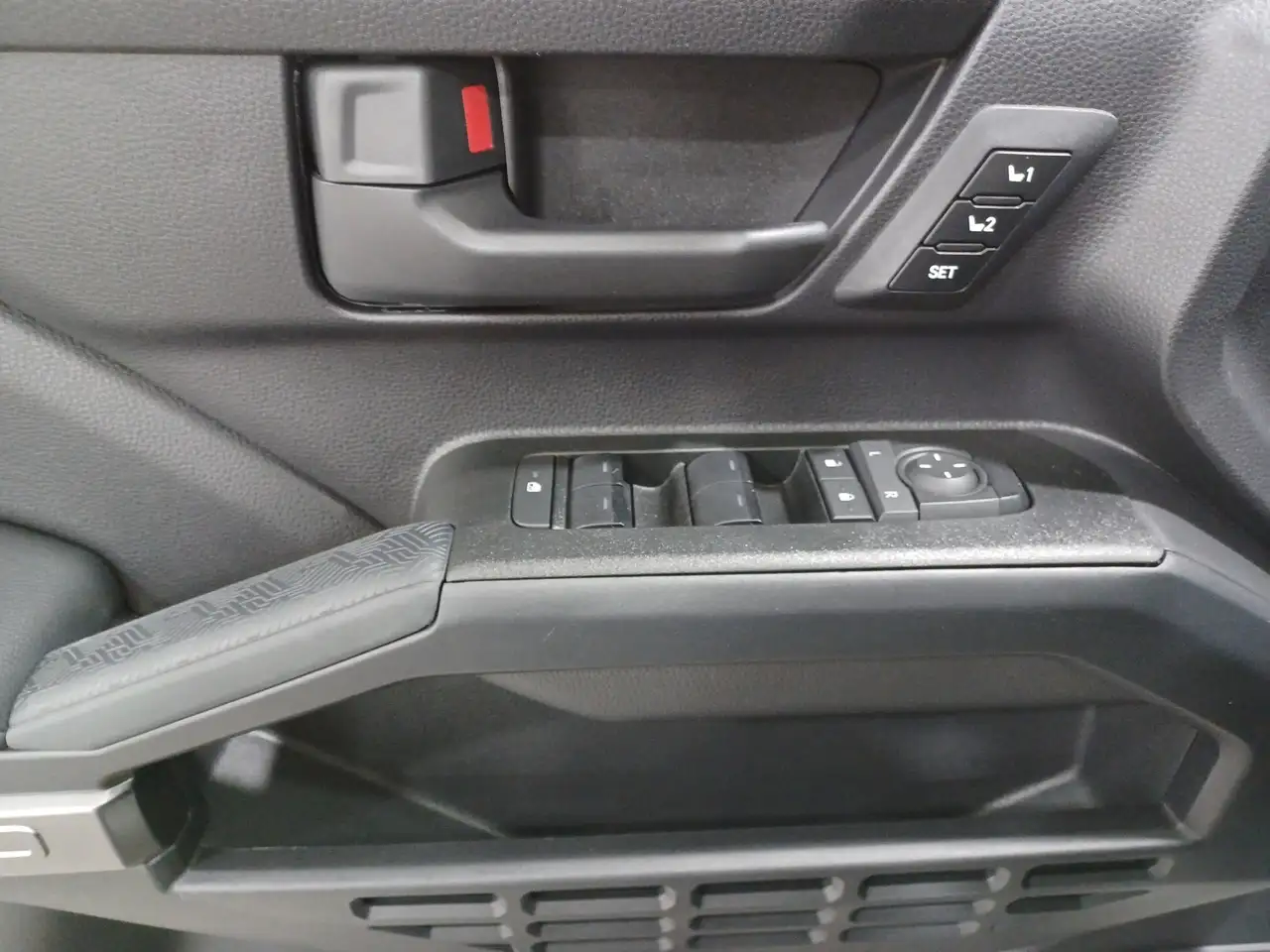 Toyota 4-Runner снимка Toyota 4-Runner