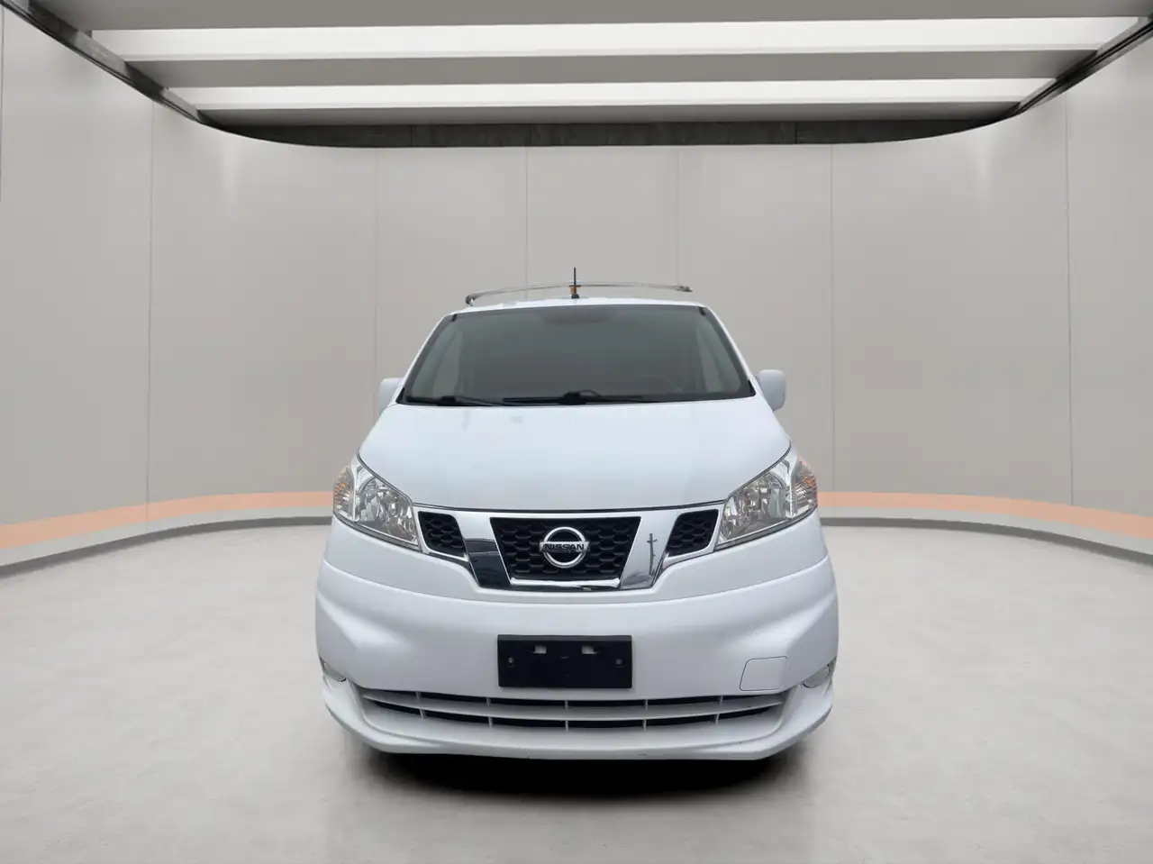 Nissan NV200 снимка Nissan NV200
