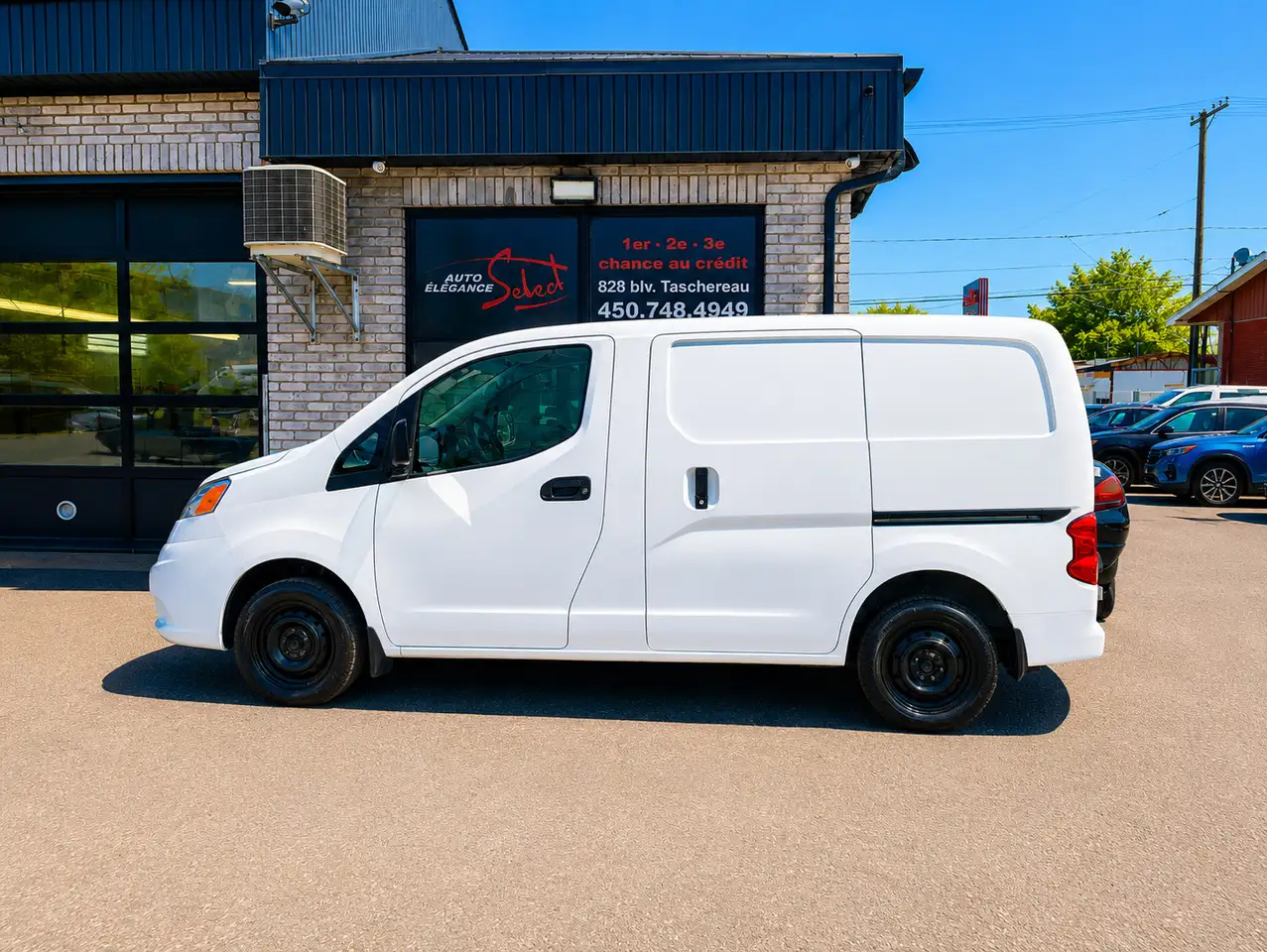 Nissan NV200 снимка Nissan NV200