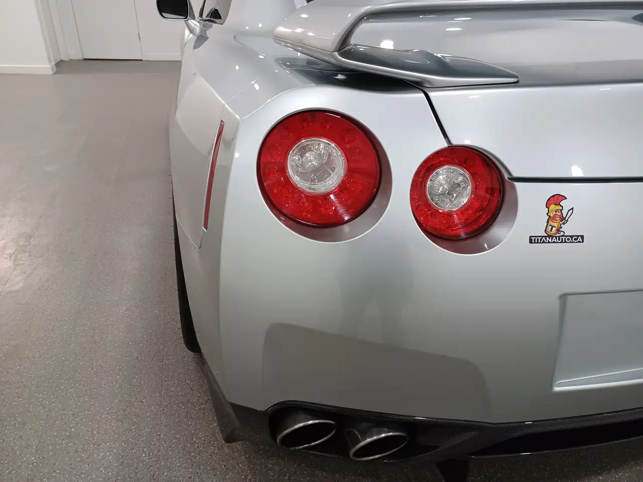 Nissan GT-R снимка Nissan GT-R