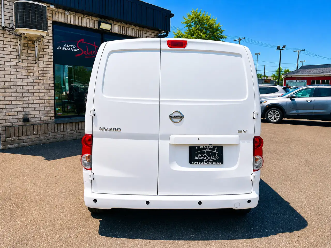 Nissan NV200 снимка Nissan NV200