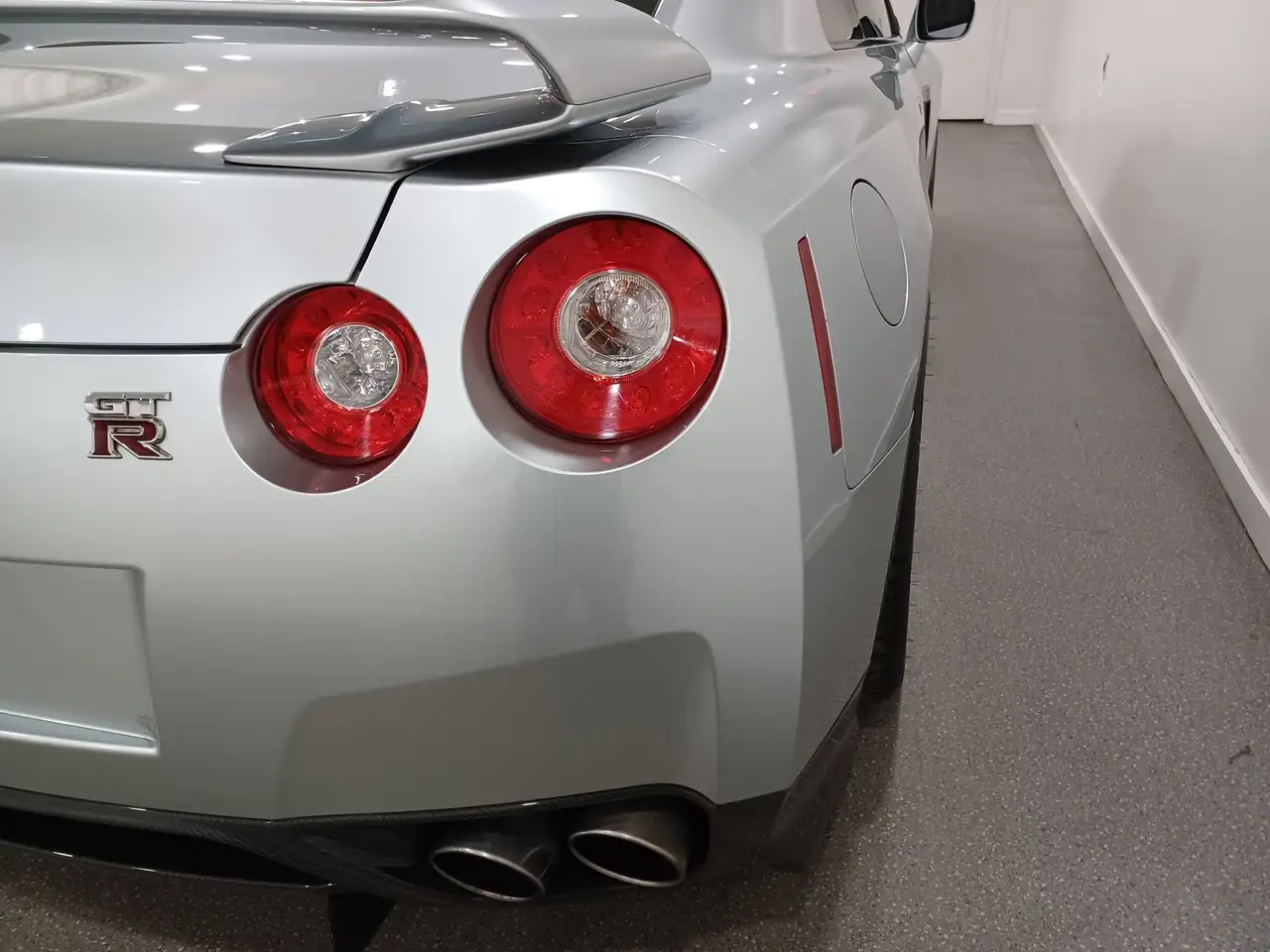 Nissan GT-R снимка Nissan GT-R