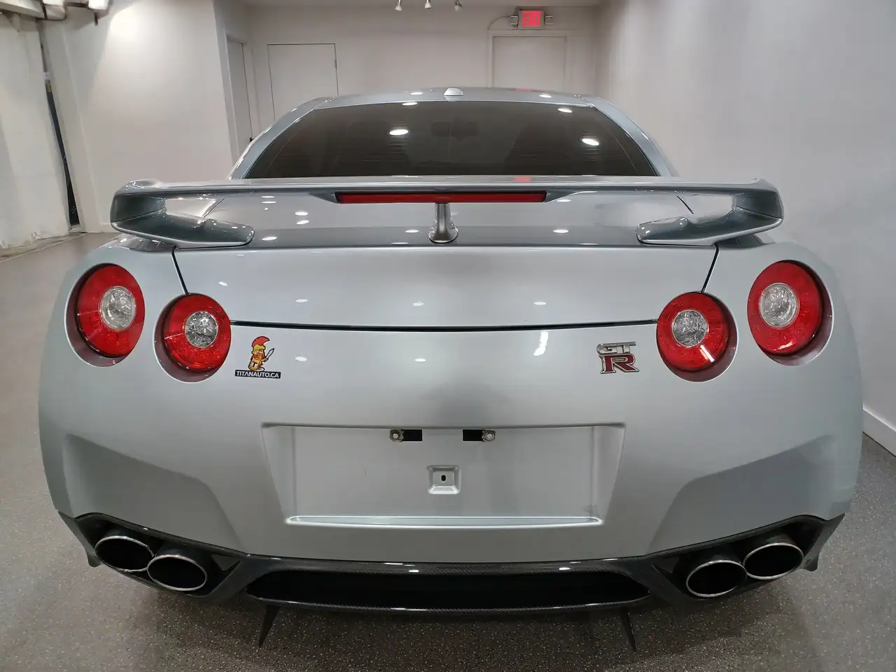 Nissan GT-R снимка Nissan GT-R