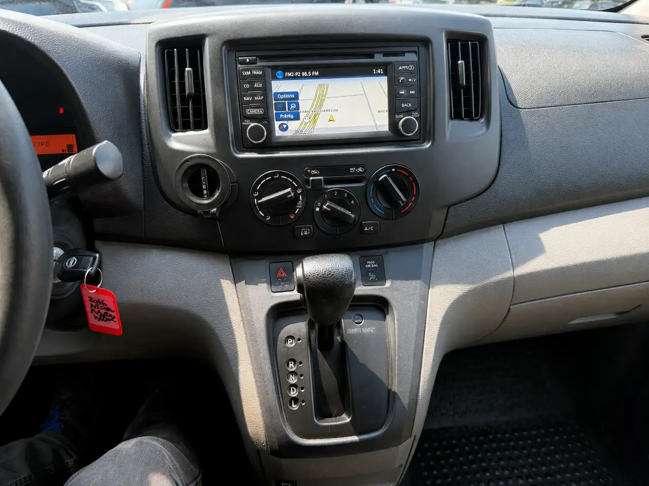 Nissan NV200 снимка Nissan NV200