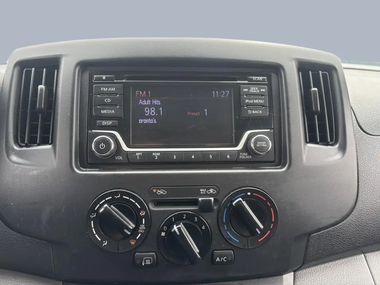 Nissan NV200 снимка Nissan NV200