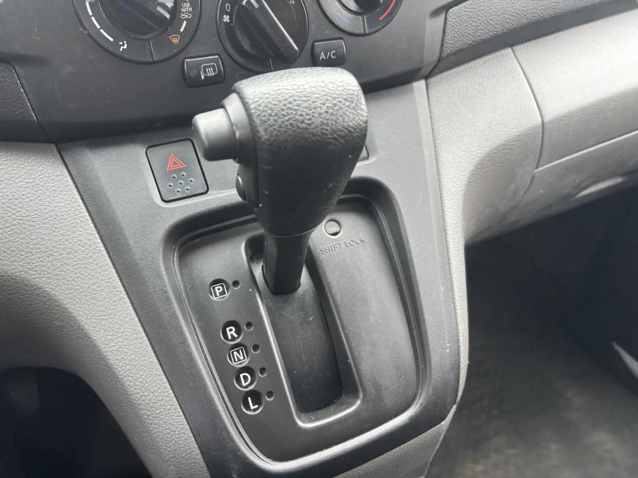 Nissan NV200 снимка Nissan NV200
