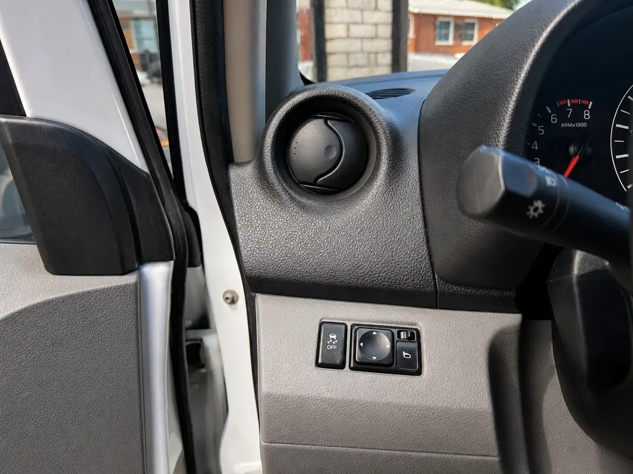 Nissan NV200 снимка Nissan NV200