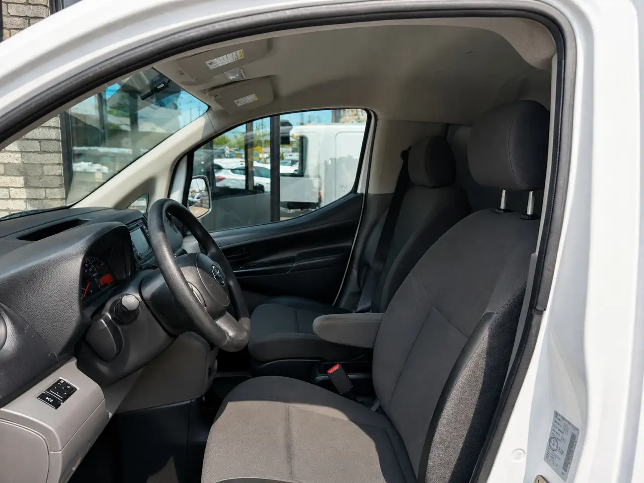 Nissan NV200 снимка Nissan NV200