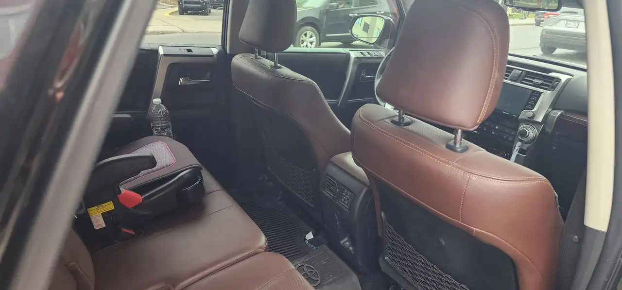 Toyota 4-Runner снимка Toyota 4-Runner
