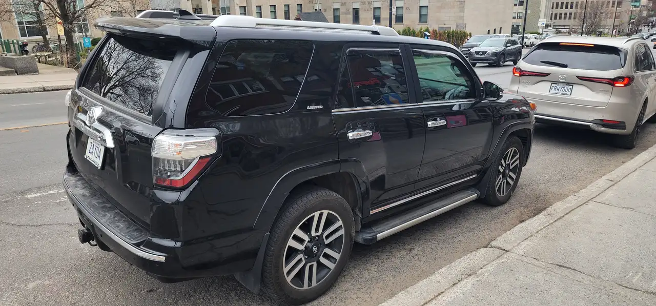Toyota 4-Runner снимка Toyota 4-Runner