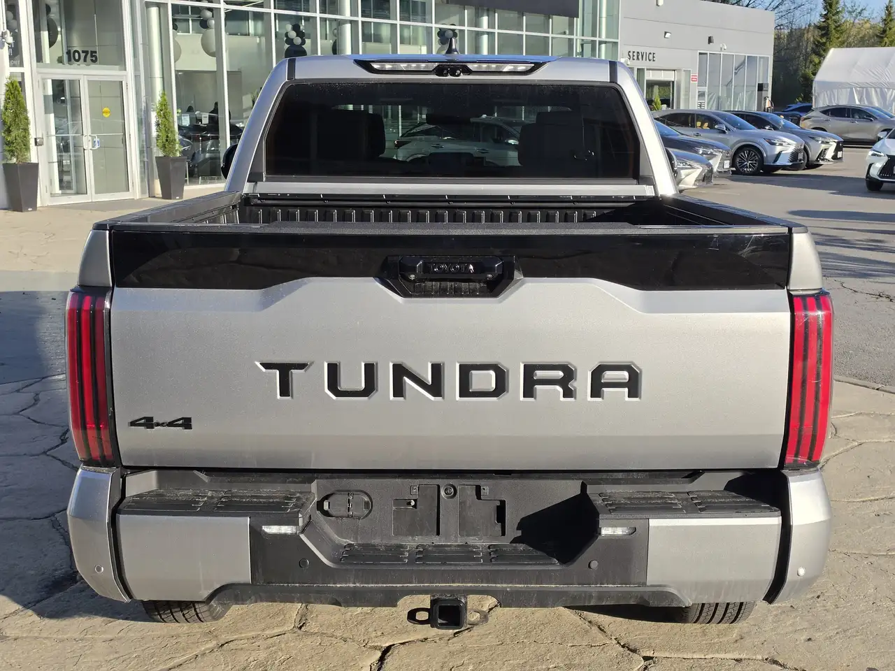 Toyota Tundra снимка Toyota Tundra