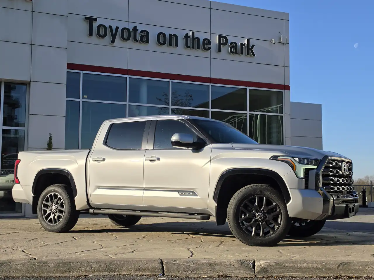 Toyota Tundra снимка Toyota Tundra