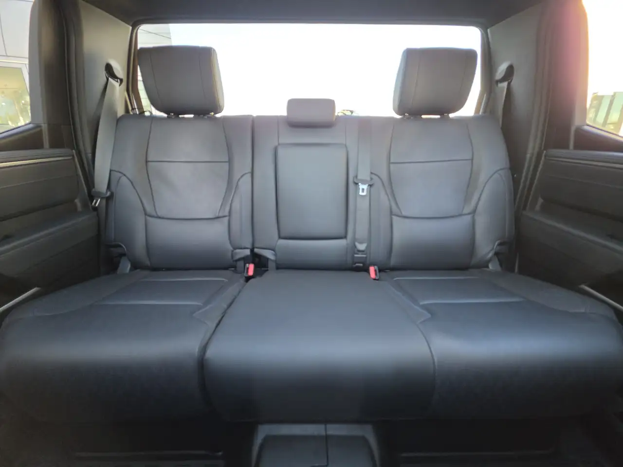 Toyota Tundra снимка Toyota Tundra