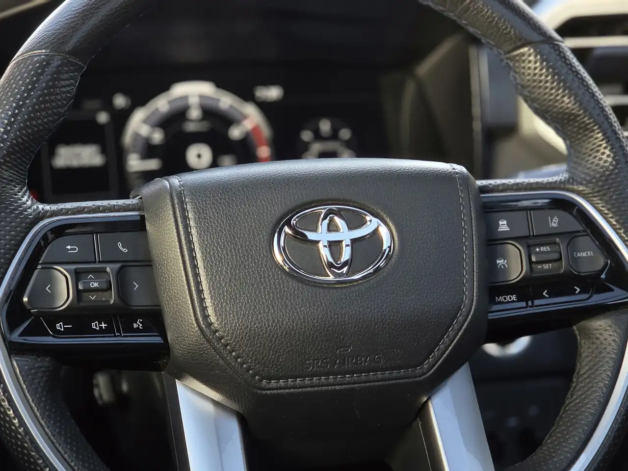 Toyota Tundra снимка Toyota Tundra