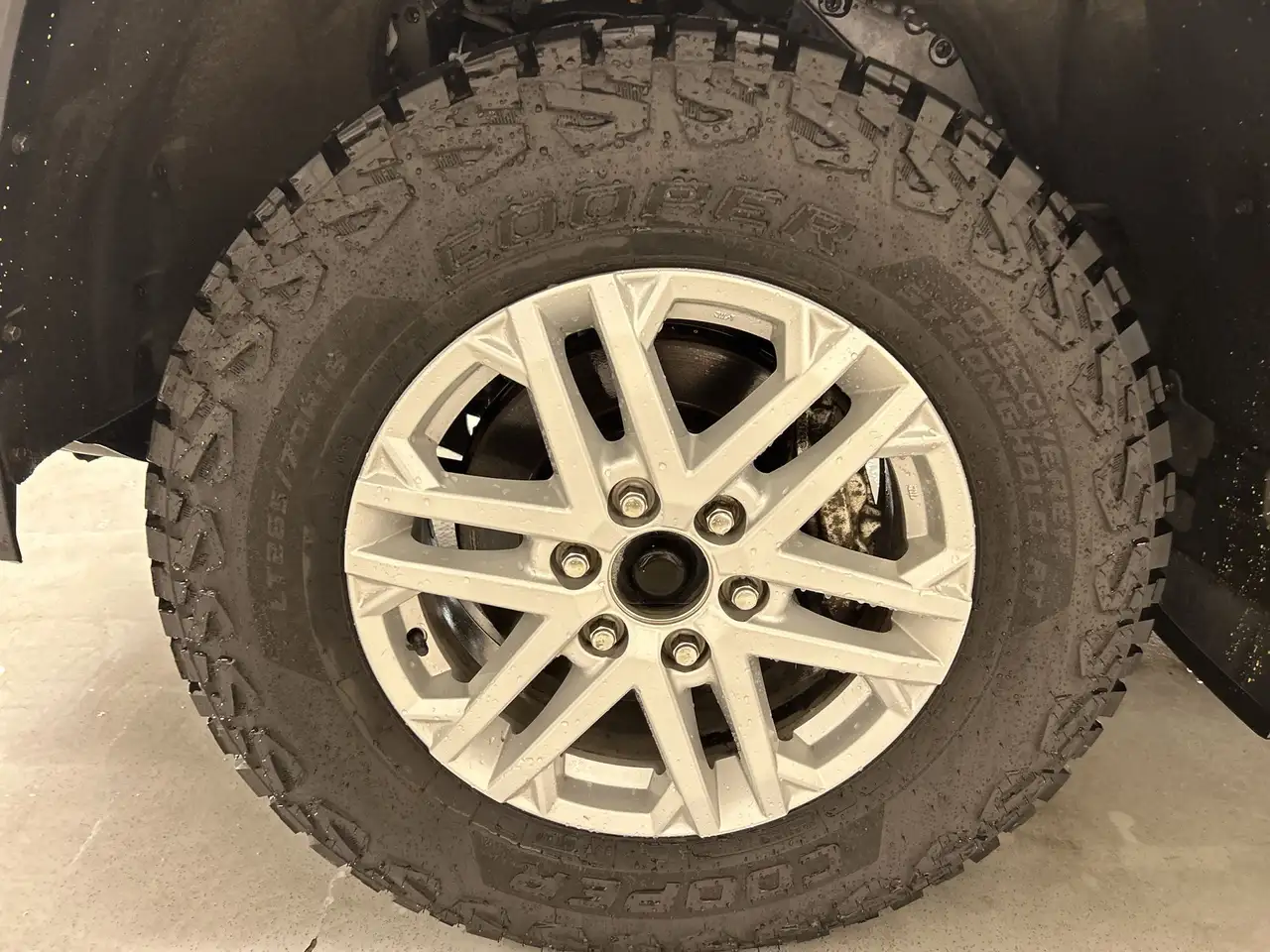 Toyota Tundra снимка Toyota Tundra