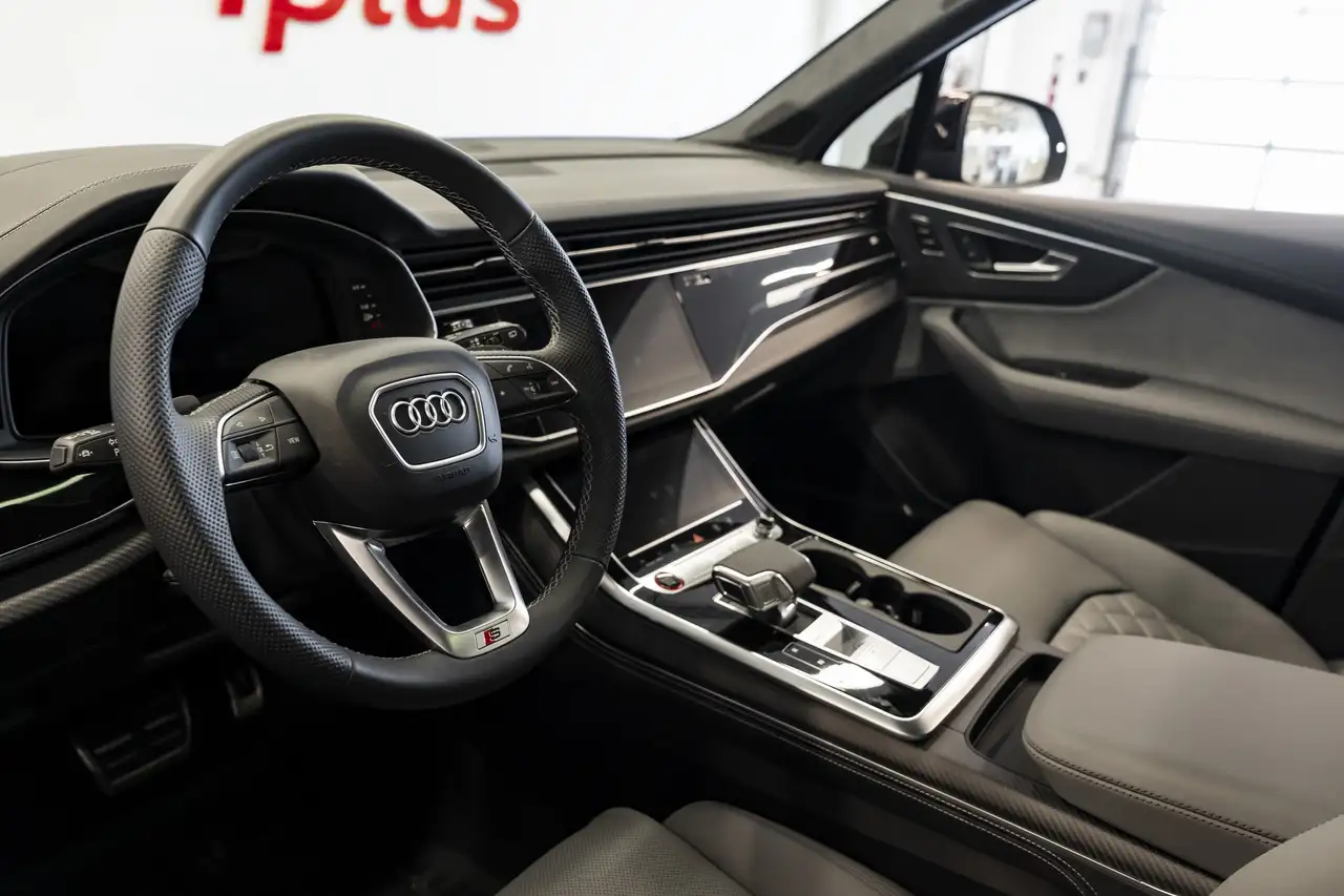Audi SQ7 photo Audi SQ7
