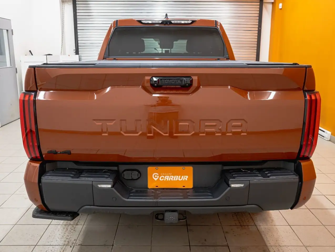 Toyota Tundra снимка Toyota Tundra