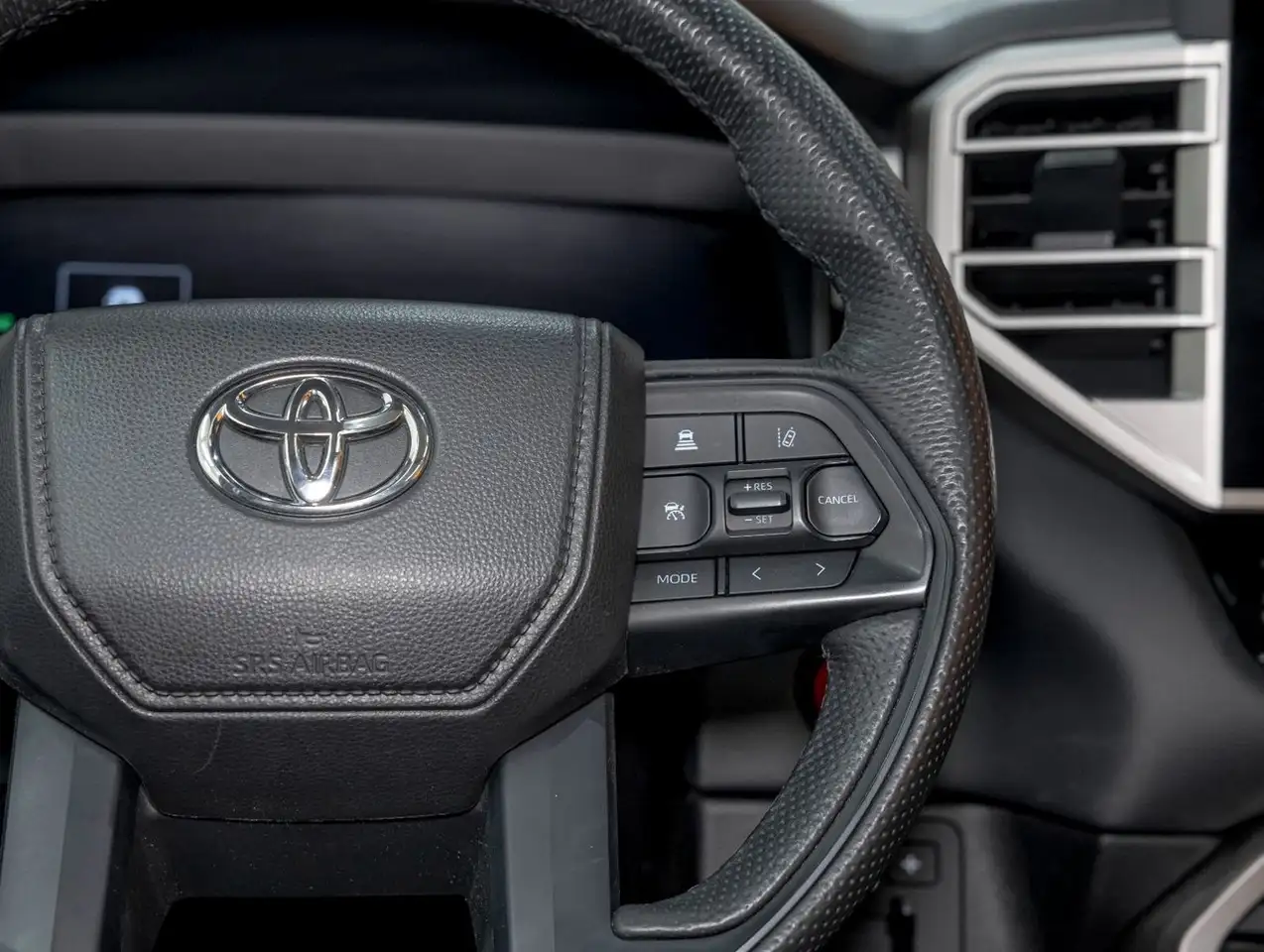 Toyota Tundra снимка Toyota Tundra